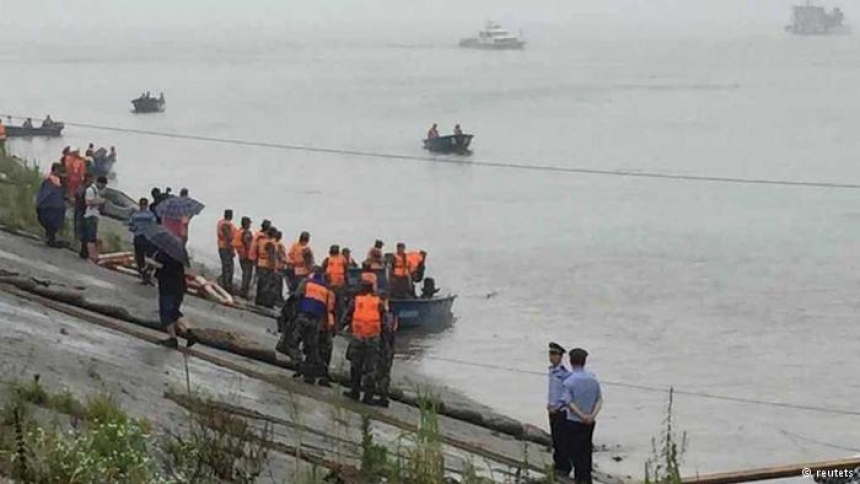 В Китае утонул корабль с 450 пассажирами